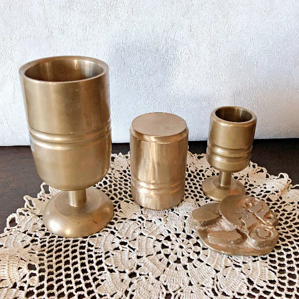 Lot de 4 bronzes objets de curiosité  2,560 kg