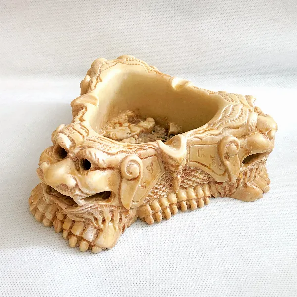 Gros cendrier vide-poche décoration Chimères et paysage asiatique 1,145 kg