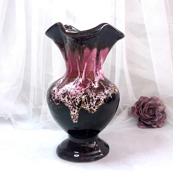 Vase tulipier écume de mer, marron et rose, Vallauris France, signé PG