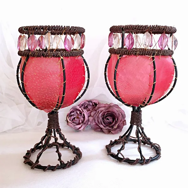 Paire de bougeoirs photophores forme de coupe style shabby