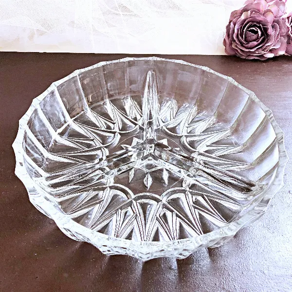 Plat de service dit mendiant verre moulé 