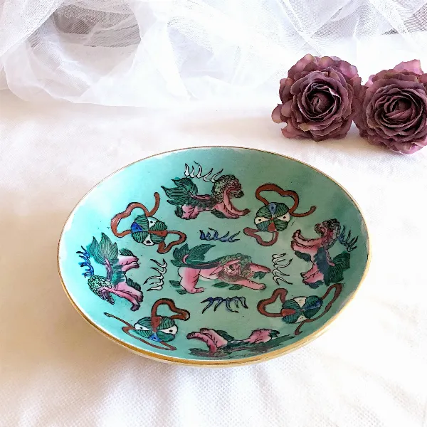 Coupelle laiton émaillée murale décor Shīsā Chine An 50