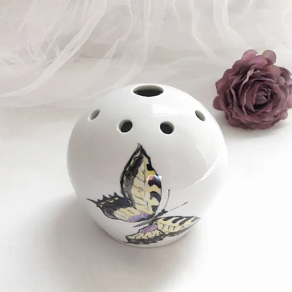 Vase pique-fleurs porcelaine décor papillons Pillivuyt France