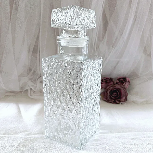 Carafe à whisky vintage  – Motif pointe de diamant