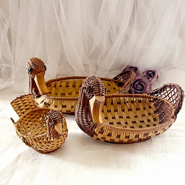Trio de panières canards en osier et bois – charme vintage