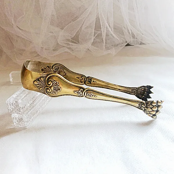 Pince à glaçons ancienne style Rocaille pattes de lion 15 cm