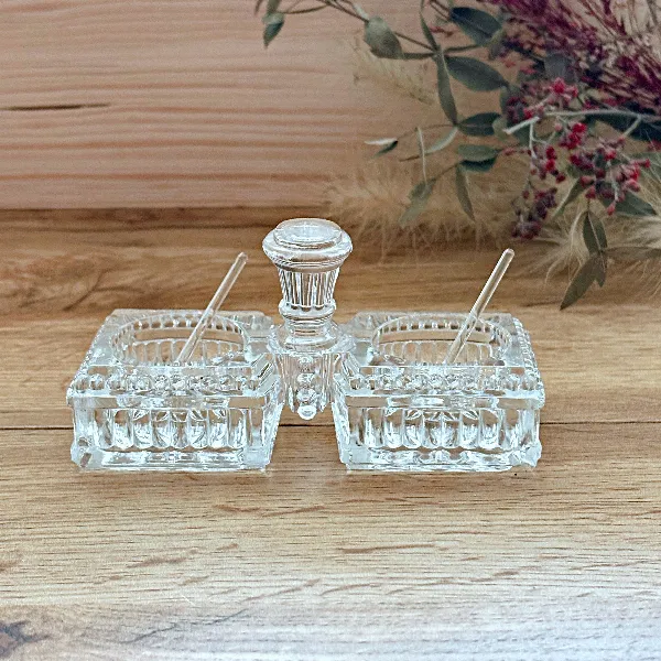 Salière poivrière saleron avec cuillères de service vintage