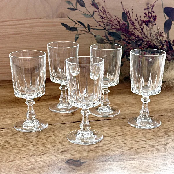 Lot de 5 verres à liqueur en cristal d’Arques – Modèle Louvre