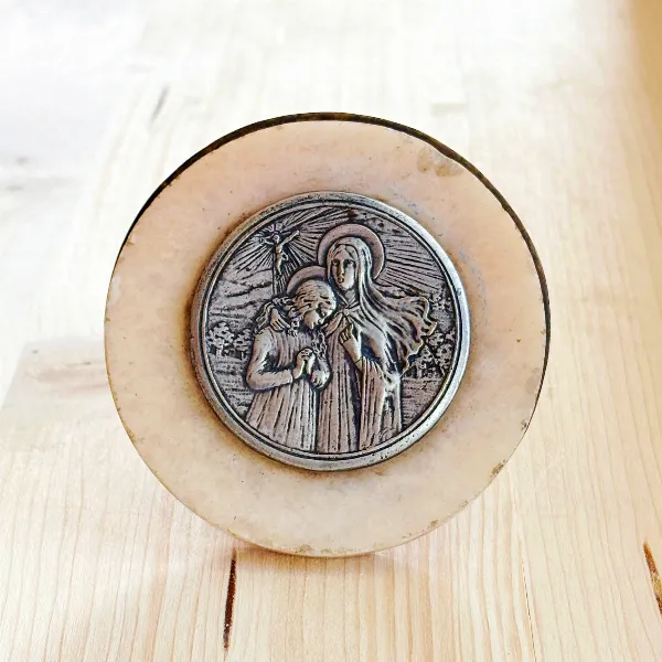 Ancien Médaillon Religieux La Visitation sur Marbre Trépied ou mural fin XIXe