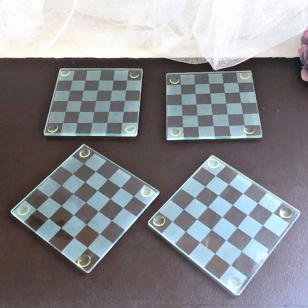 Lot de 4 dessous de verre à décor de damier vert d'eau vintage 70/80